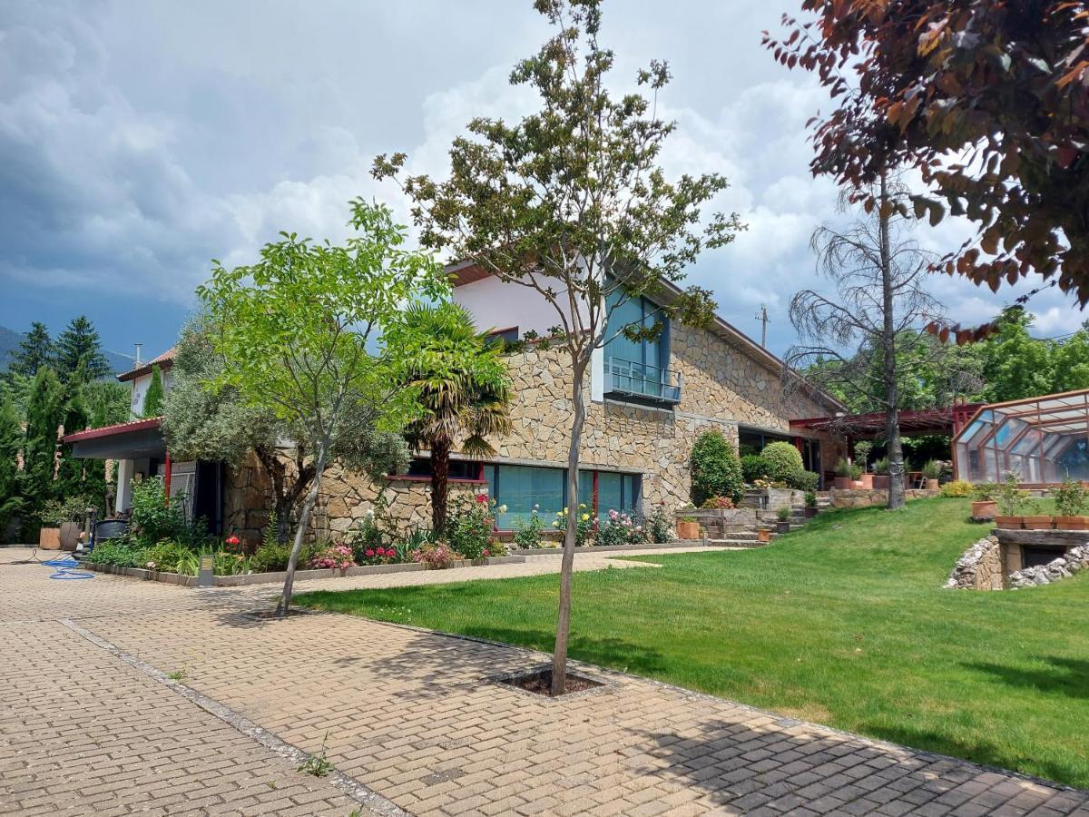 Villa Fantástica vivienda con amplio jardín y piscina Cercedilla Exterior foto