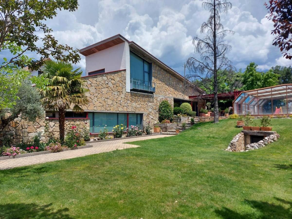 Villa Fantástica vivienda con amplio jardín y piscina Cercedilla Exterior foto